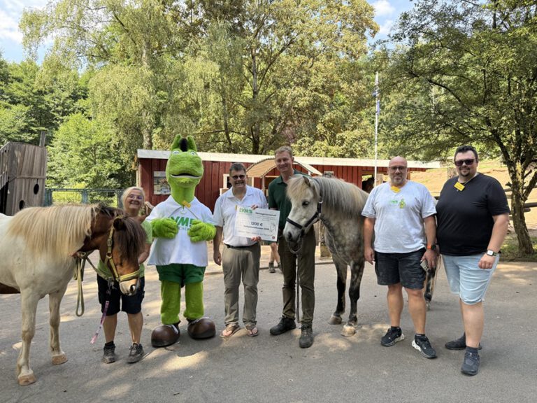 Mehr über den Artikel erfahren Pferdestarke Unterstützung – LVM Versicherung engagiert sich weiterhin für den Neunkircher Zoo